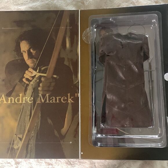COPY - Dragon 12” Action Figure Toy Andre Marek from Timeline Gerard Butler - Picture 1 of 16